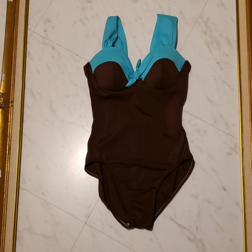 White stag swimming suit NWOT